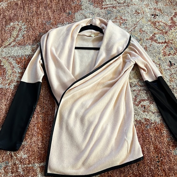 Jackets - Picture 6 of 7